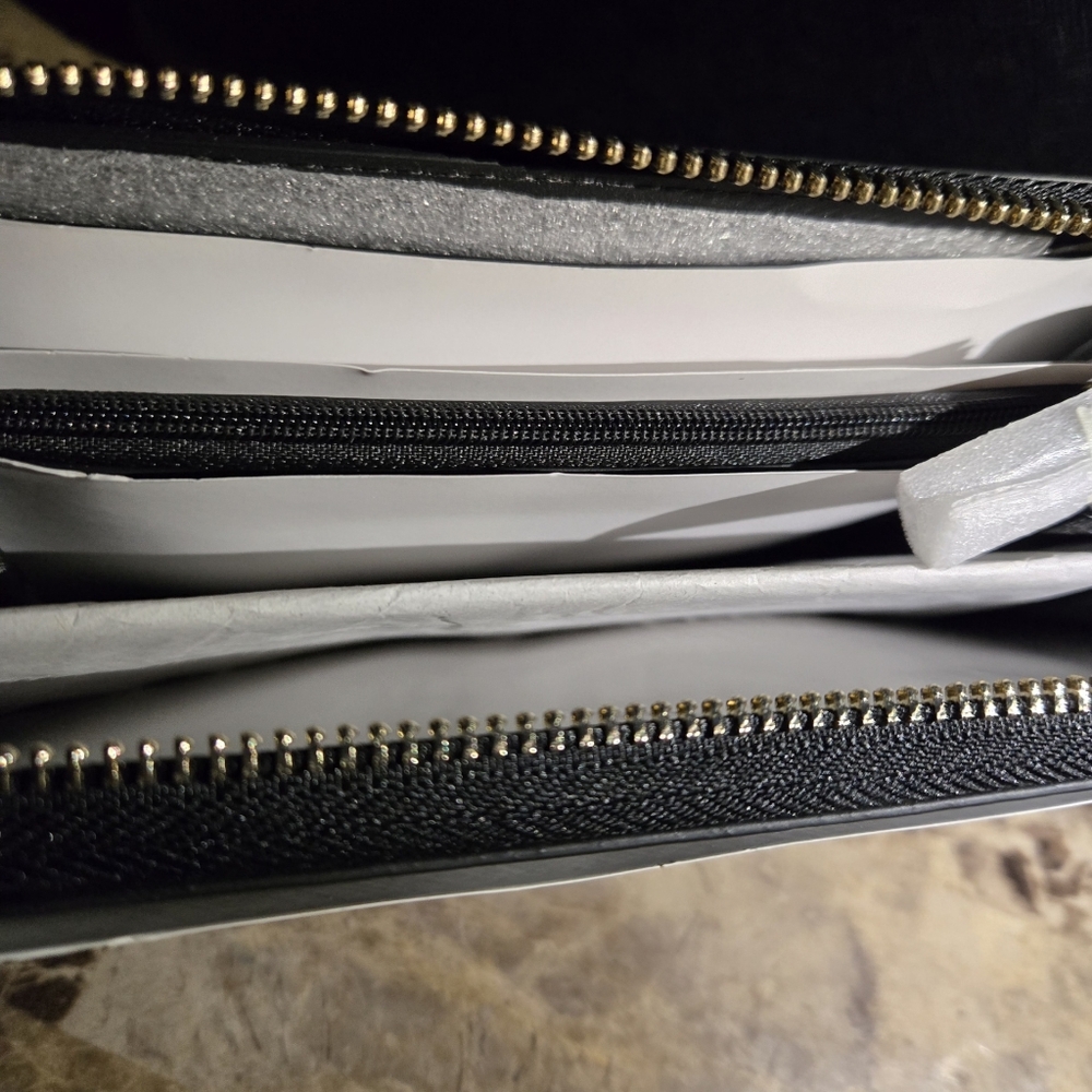 Kate Spade Wallet - Picture 5 of 5